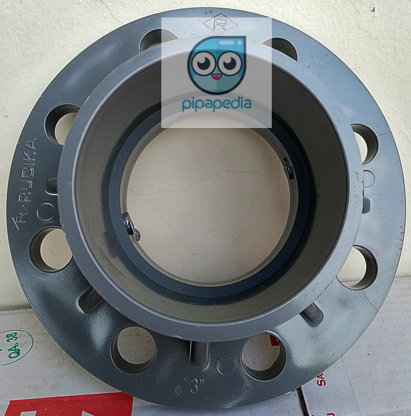 Flange PVC Rucika AW 3 inch dilihat dari sudut atas