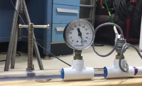 tekanan tinggi pada saat terjadi water hammer