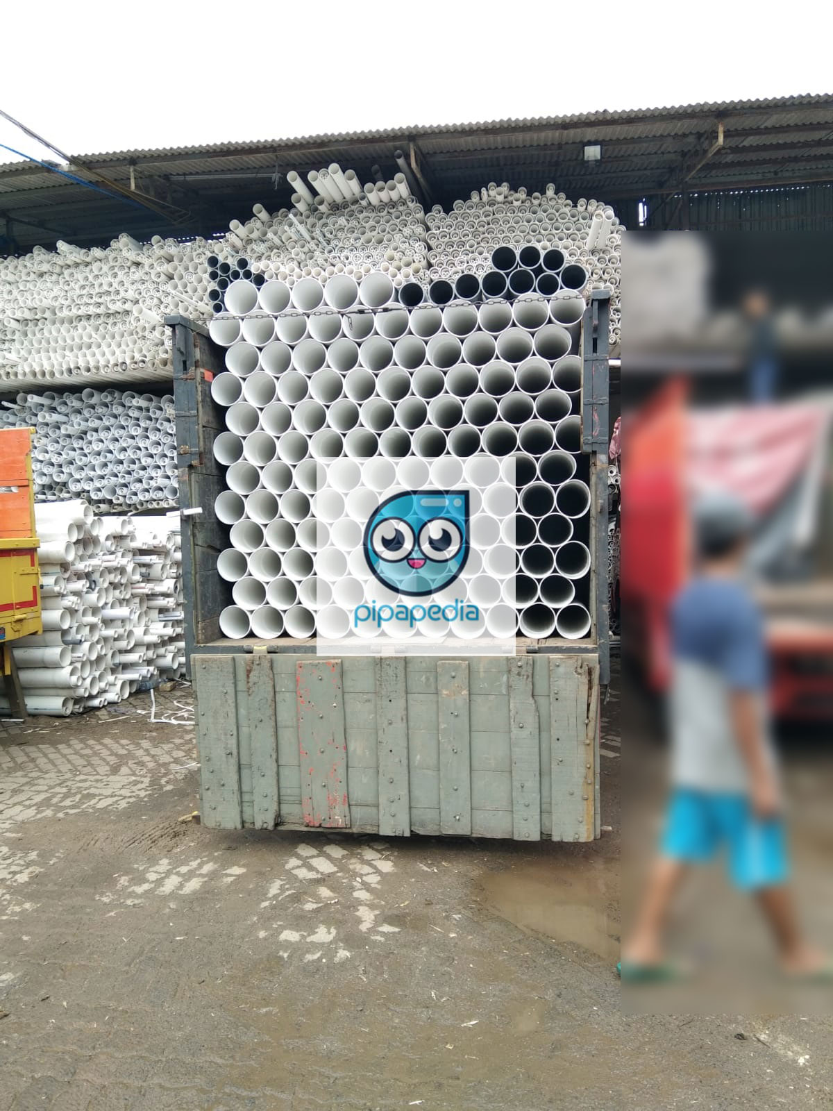 Pengiriman kedua pipa PVC Vinilon untuk proyek Podomoro Golf View di Cimanggis