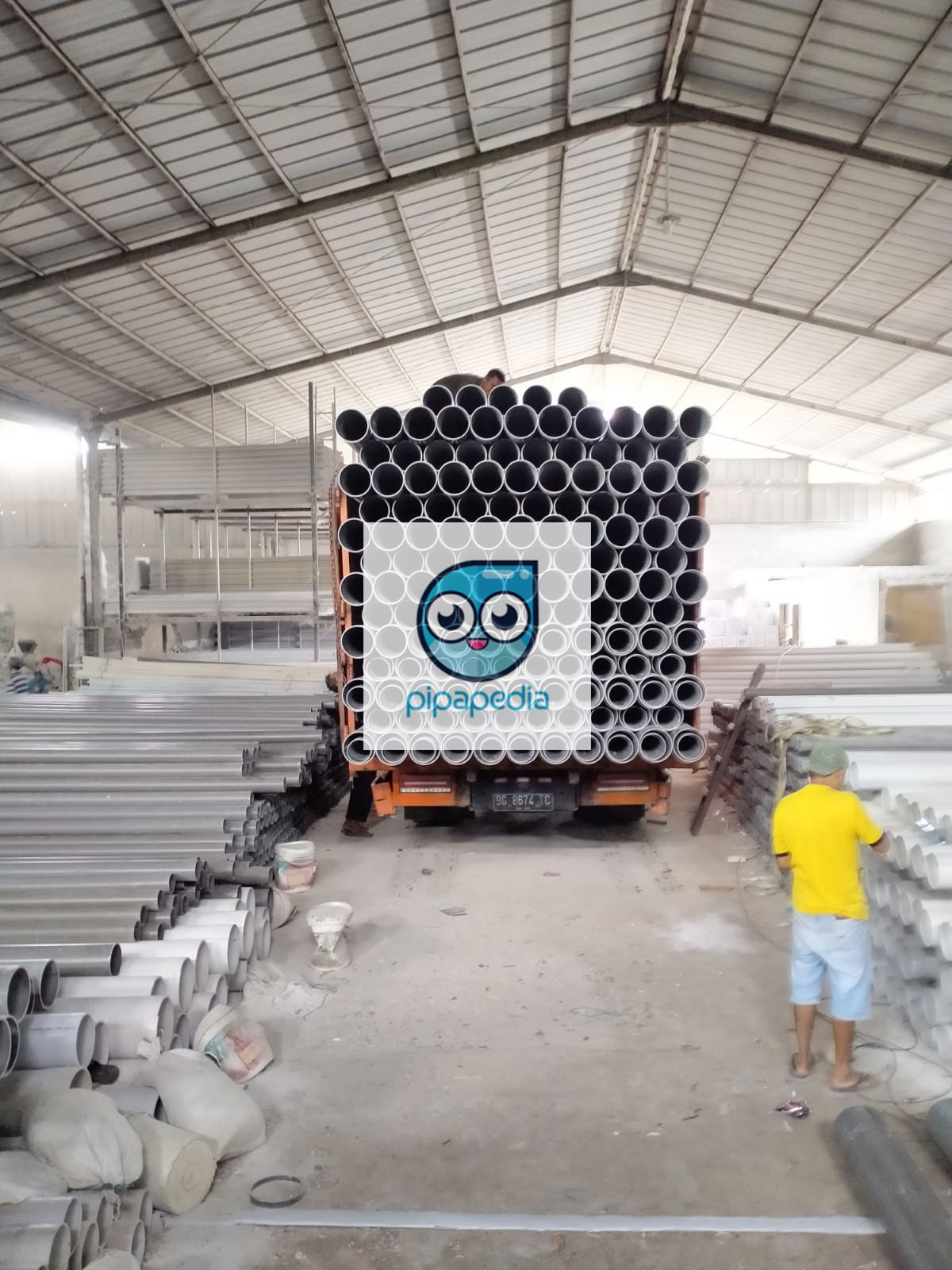 Pengiriman barang untuk proyek tol HKI Palembang